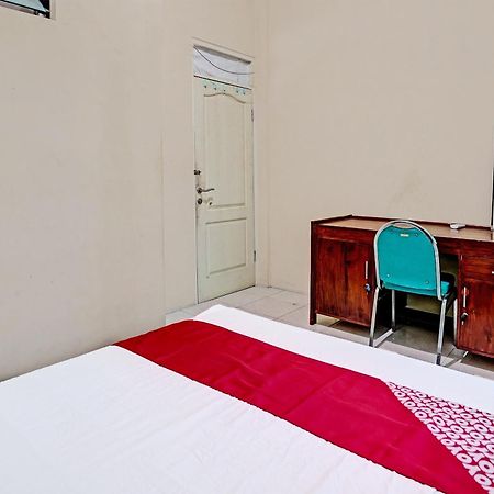 Oyo 91572 Kost Esklusif Barokah Hotel Pasuruan Ngoại thất bức ảnh