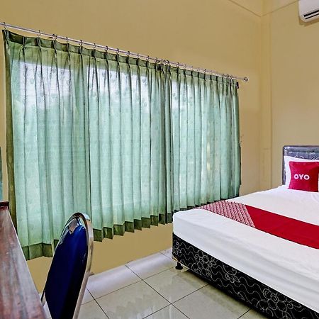 Oyo 91572 Kost Esklusif Barokah Hotel Pasuruan Ngoại thất bức ảnh
