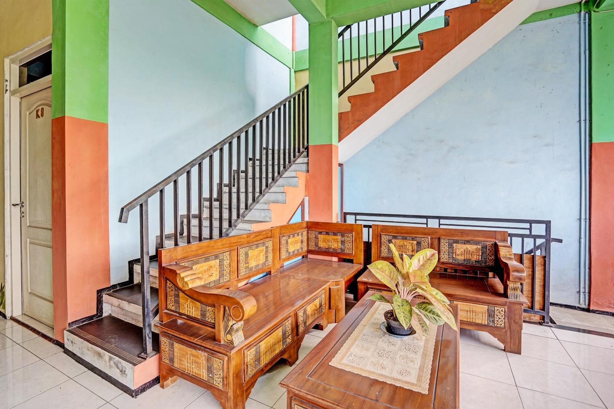 Oyo 91572 Kost Esklusif Barokah Hotel Pasuruan Ngoại thất bức ảnh