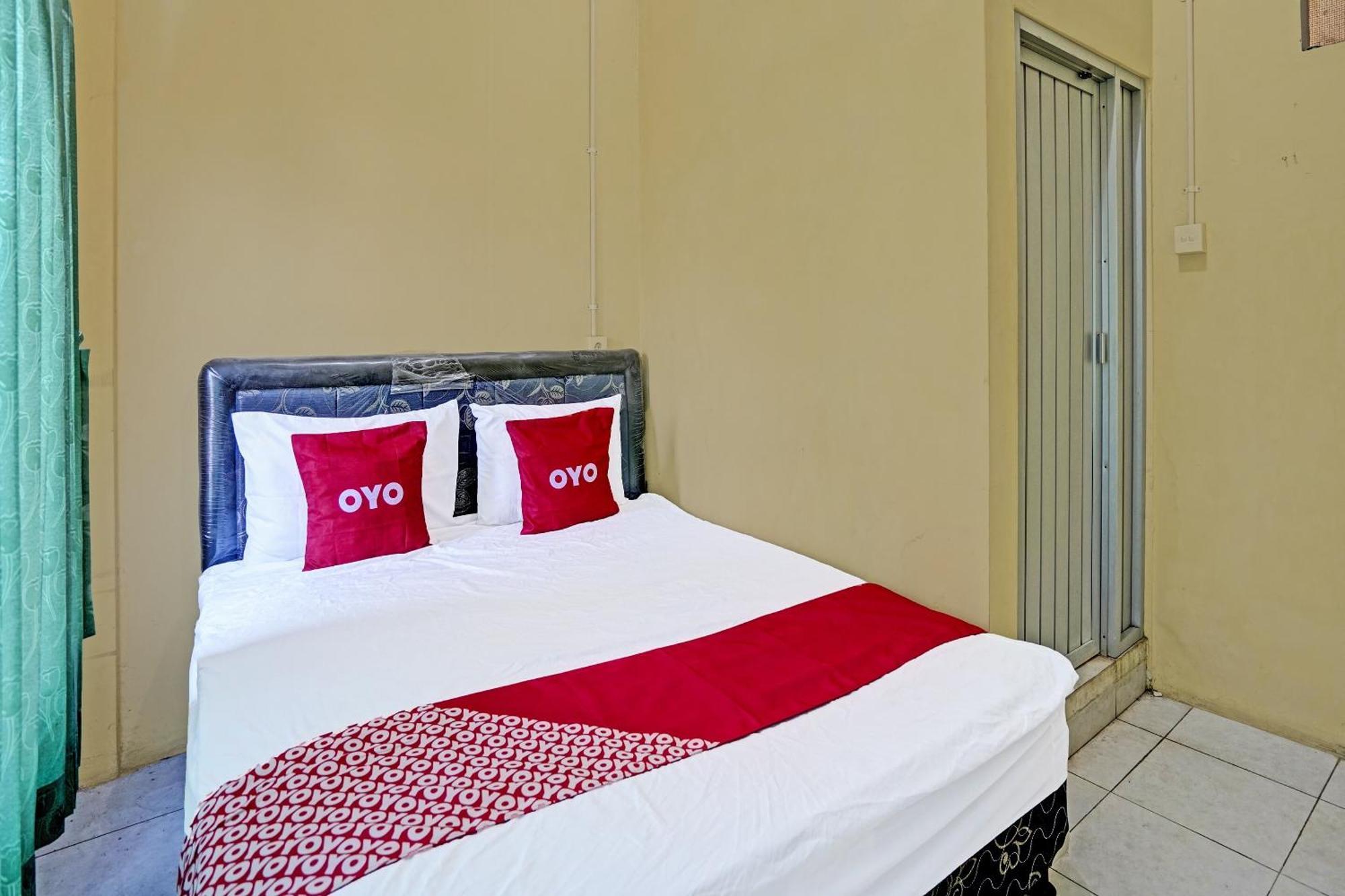Oyo 91572 Kost Esklusif Barokah Hotel Pasuruan Ngoại thất bức ảnh