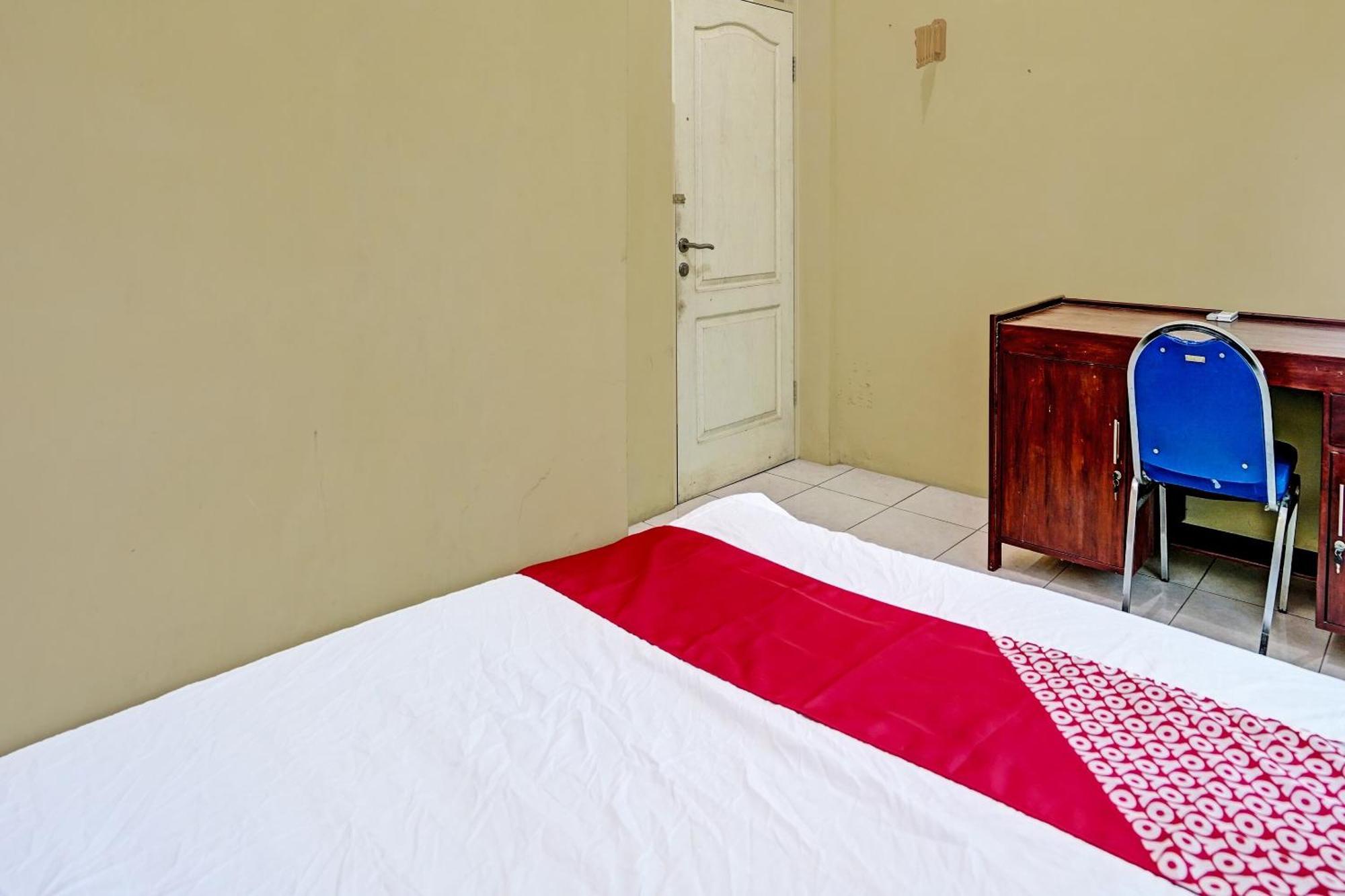 Oyo 91572 Kost Esklusif Barokah Hotel Pasuruan Ngoại thất bức ảnh